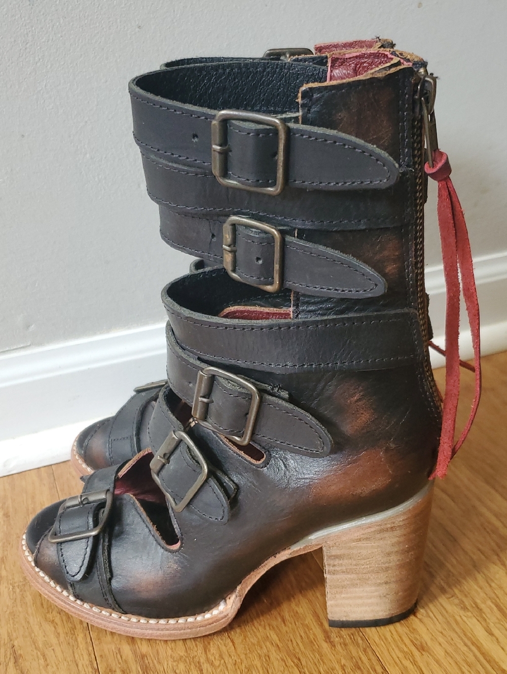 Freebird Bond Black Leather Strappy Buckle Heeled Sandal Size 6